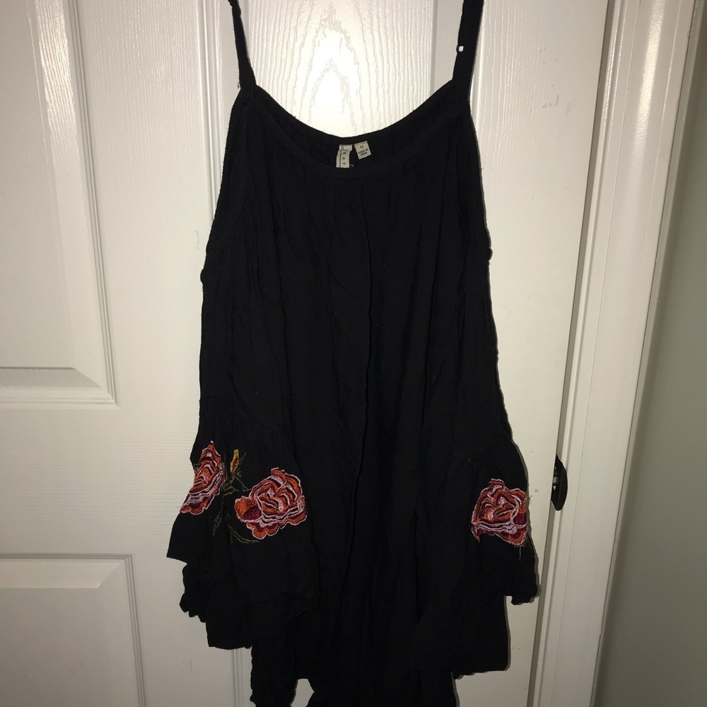 Cold shoulder tank style dress with embroidery